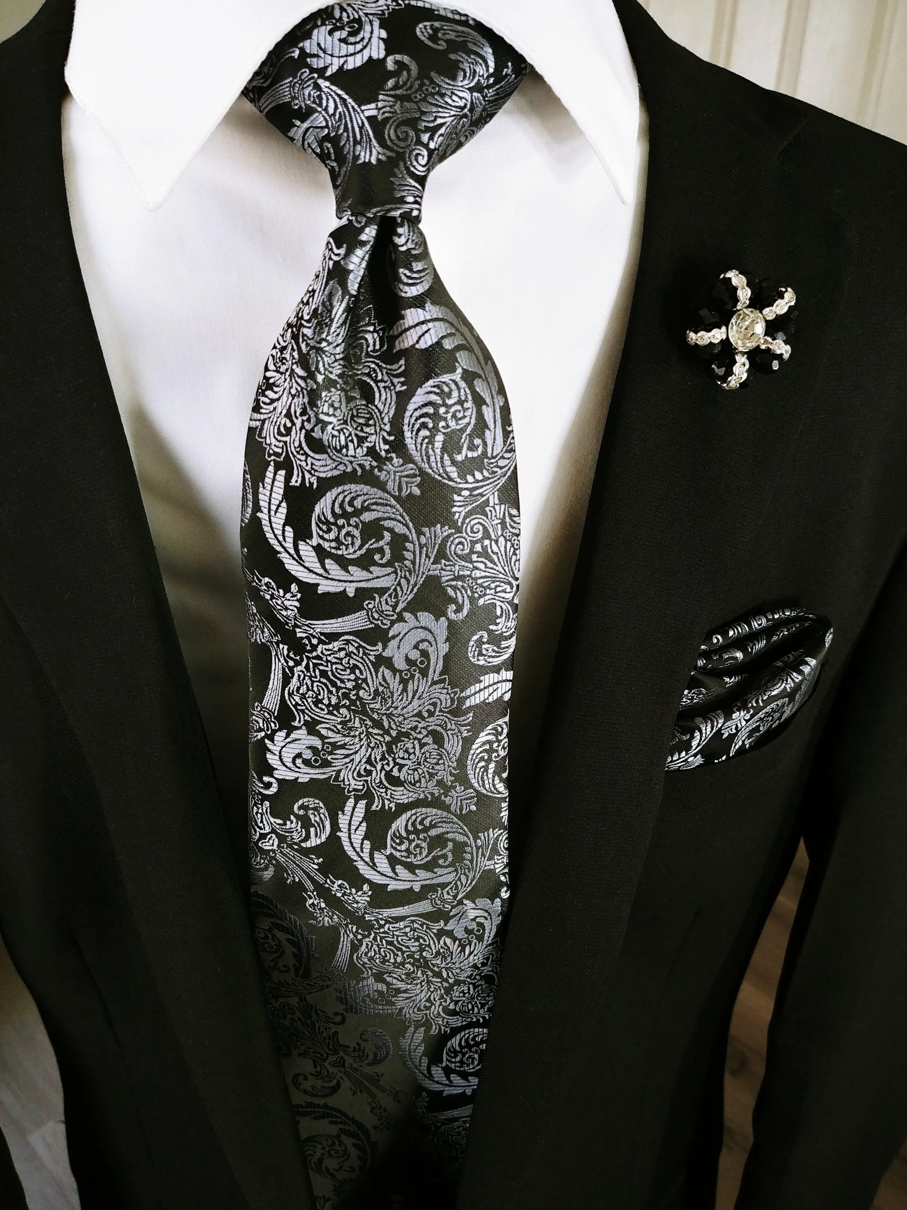 Black & Dim Gray Silk Tie Pocket Square & Cufflinks Set