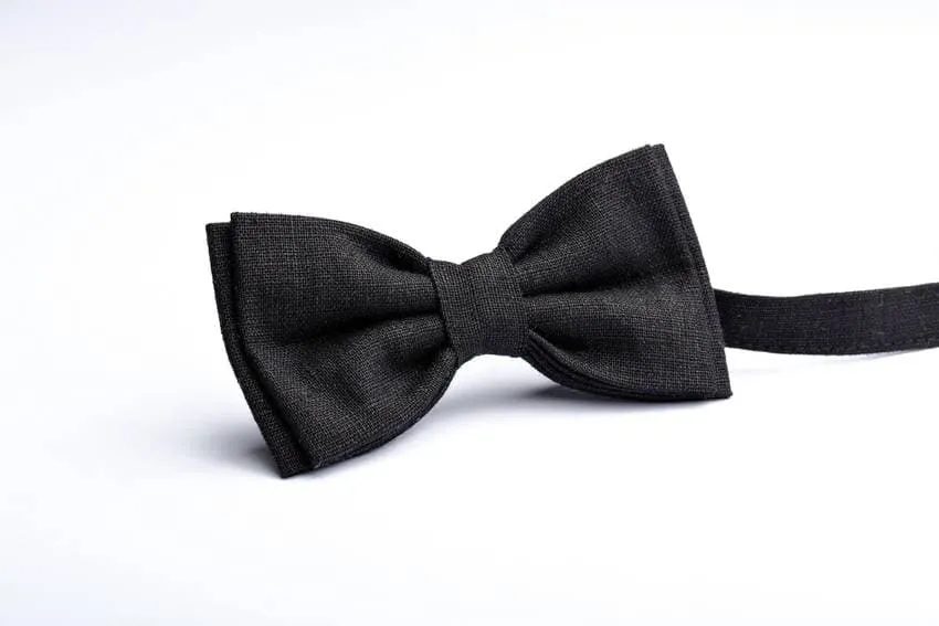 Timeless Elegance: Black Linen Men's Bow Tie for Every Occasion